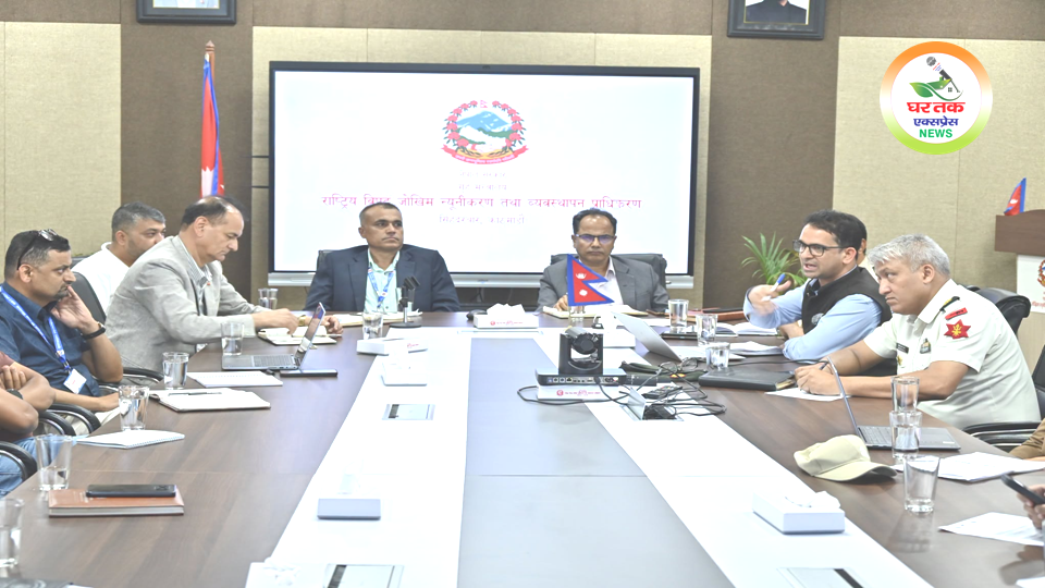 काठमांडू में आयोजित मॉनसून आपदा समीक्षा बैठक में नेपाल सरकार, सुरक्षा एजेंसियों, विभिन्न मंत्रालयों, निजी क्षेत्र और मीडिया प्रतिनिधियों ने राहत, बचाव और पुनर्वास कार्यों की प्रगति की समीक्षा की।